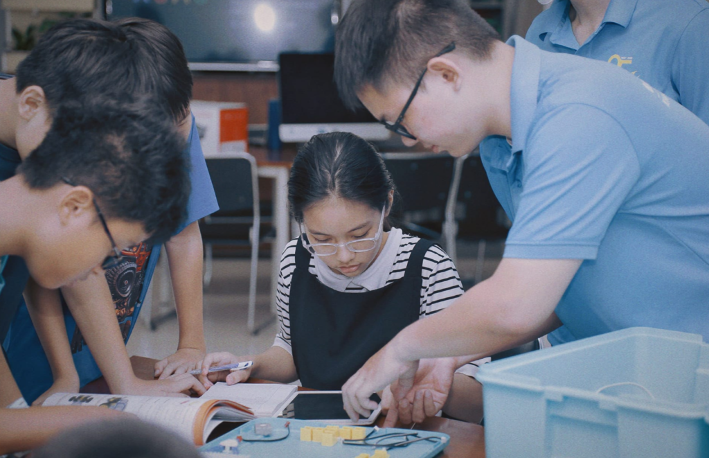 Đội ngũ AI robotics